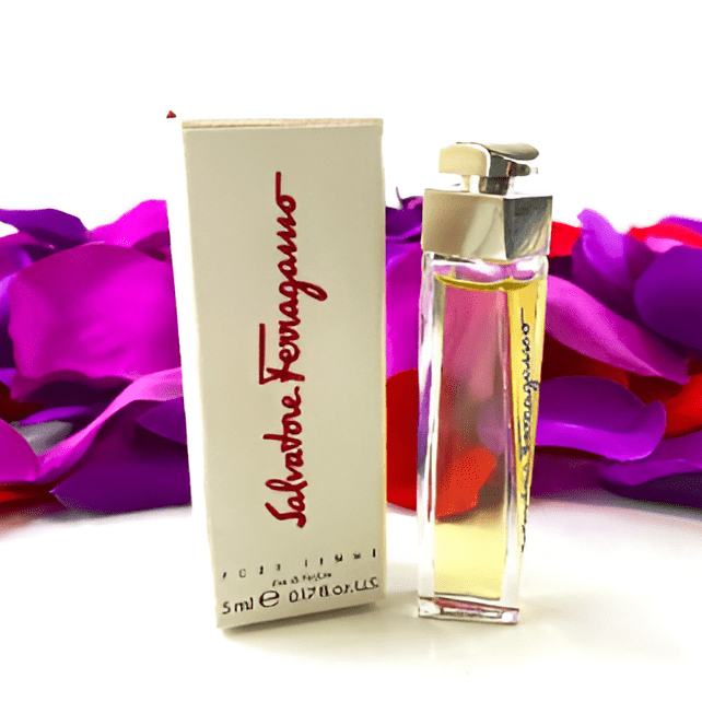 Ferragamo pour femme on sale